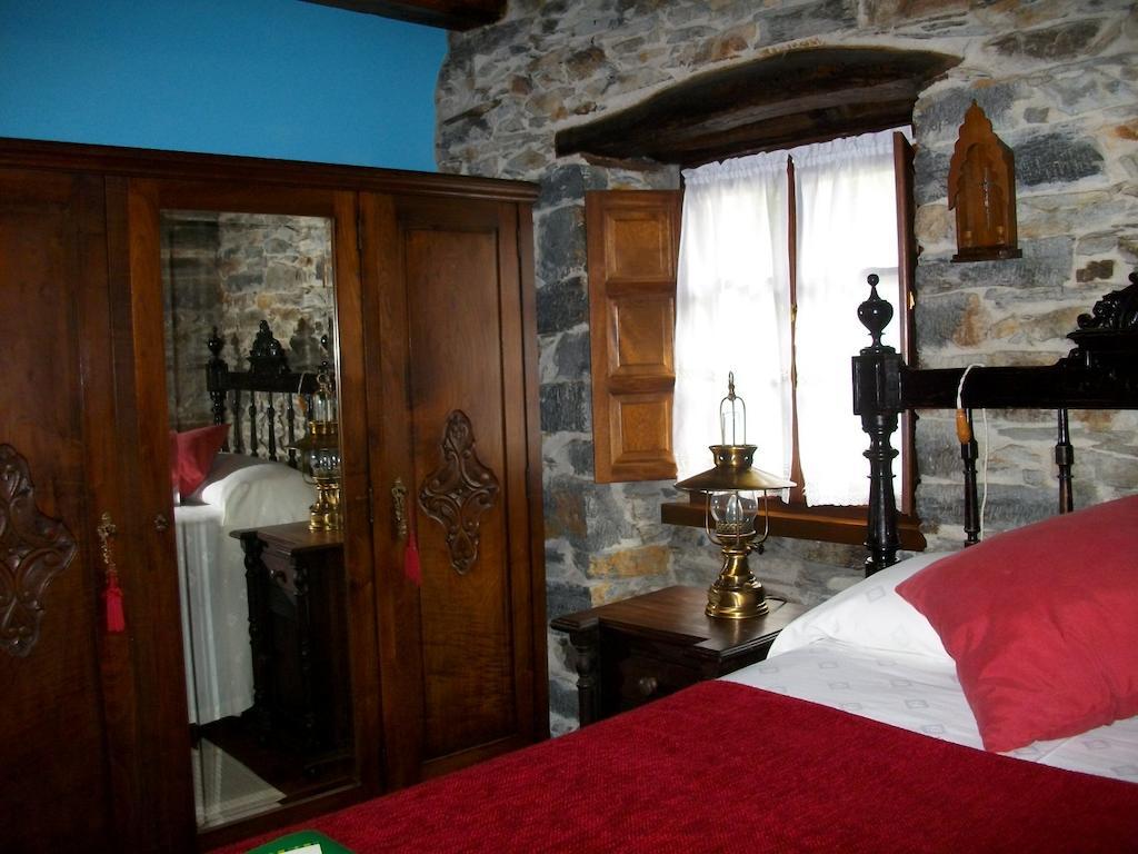 Penzion Casa De Aldea Los Glayus Luarca Pokoj fotografie
