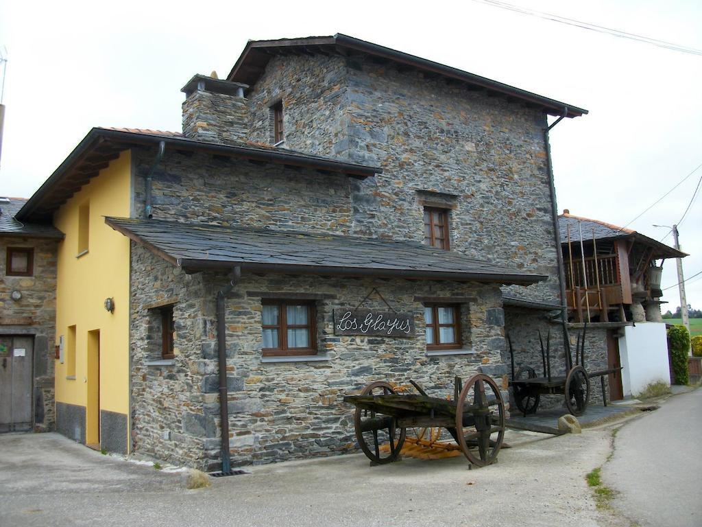Penzion Casa De Aldea Los Glayus Luarca Pokoj fotografie