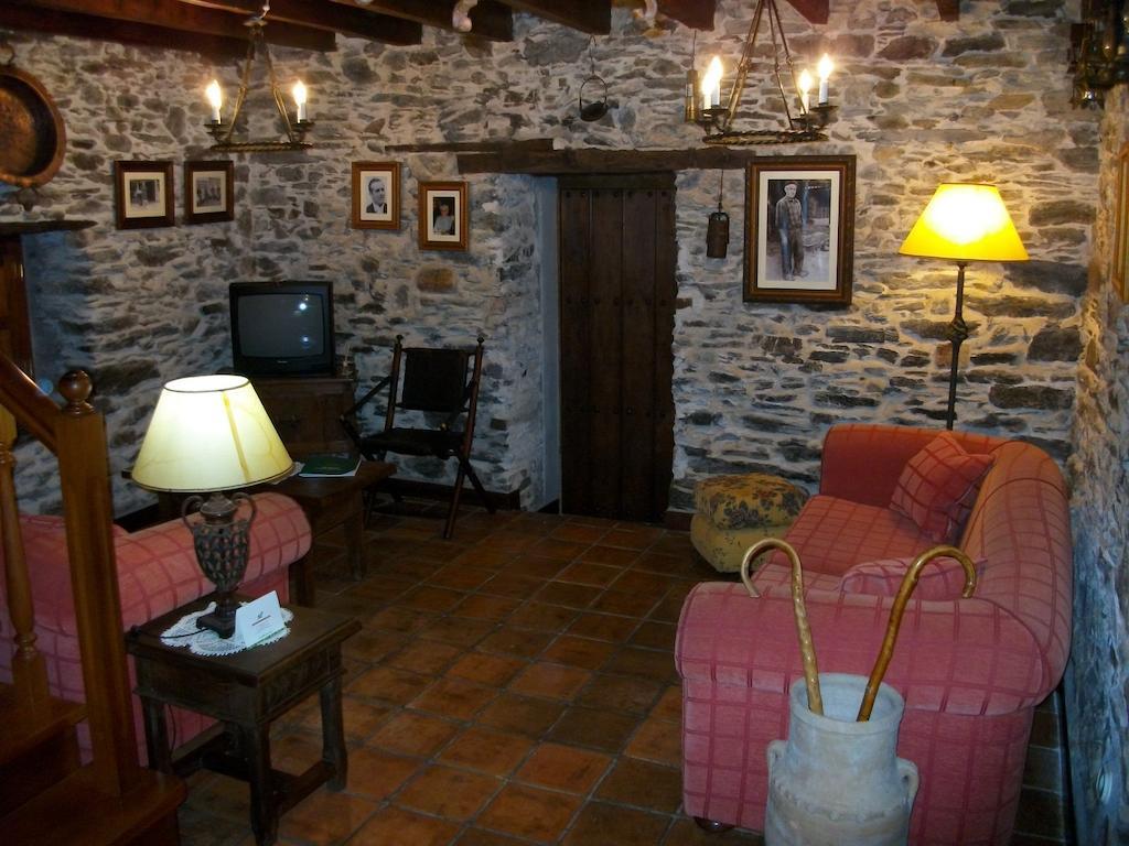 Penzion Casa De Aldea Los Glayus Luarca Pokoj fotografie